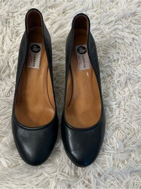 Lanvin Vintage Classic Black Leather Heels in black size 41